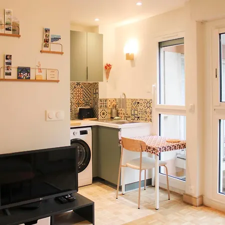 Renovated Studio - Near Place De La Nation Apartment